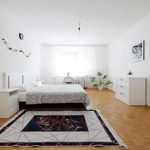 Cozy, Spacious And Charming 4 Bedrooms Apartament Wiedeń